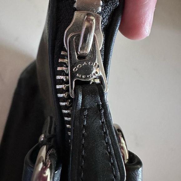 Cross body leather Coach purse - Picture 12 of 15